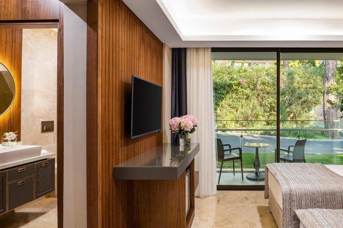 Garden Room / Connection Room